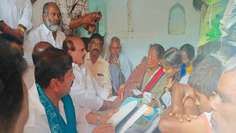 Kisan Congress President Visits Farmer’s Family