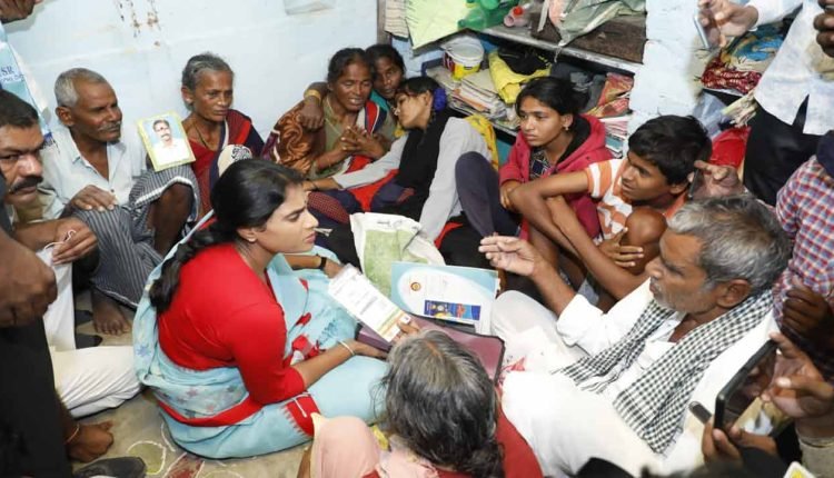 YS Sharmila Consoles Farmer Ravi’s Family