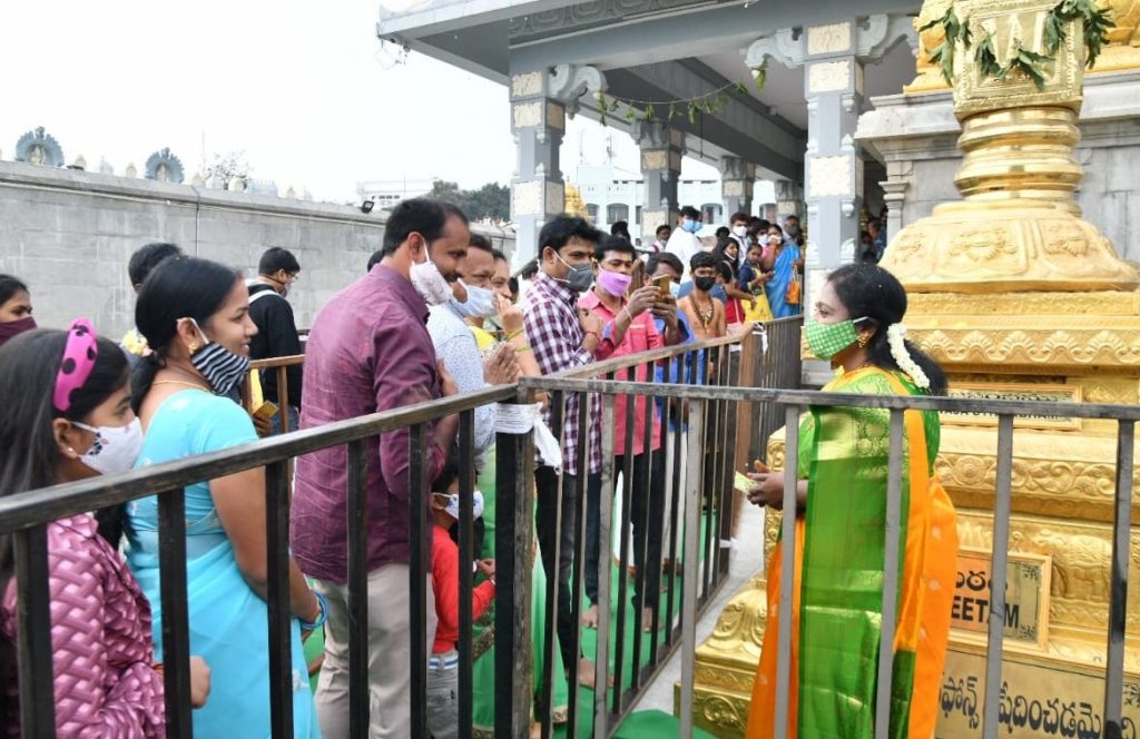 Governor Visits Venkateshwara Temple At Jubilee Hills, Asks People To Take Vaccines