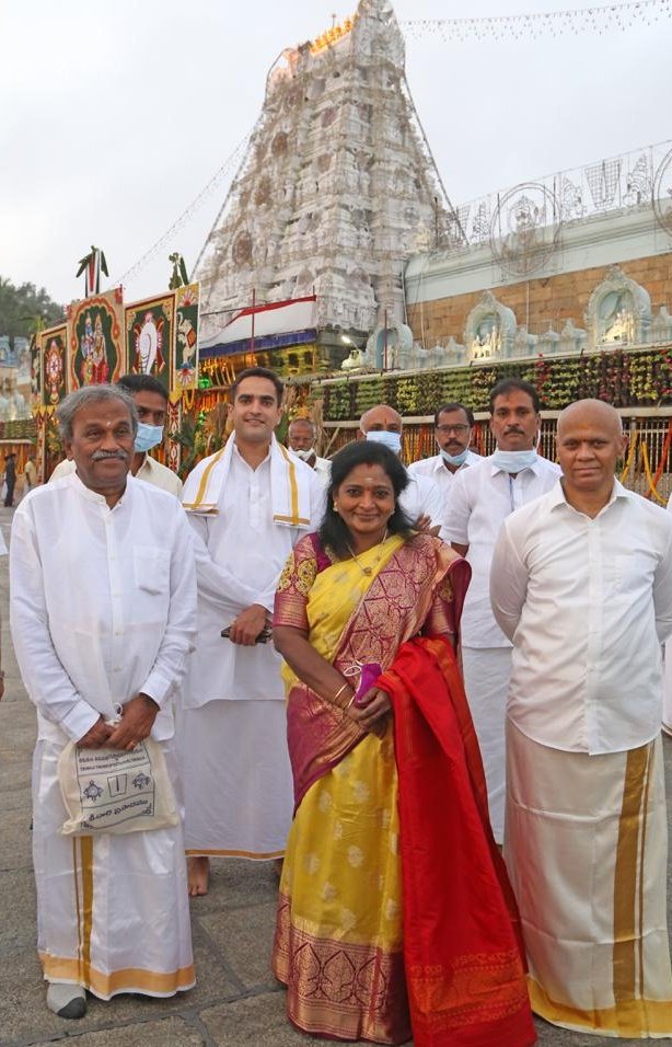 Telangana Governor Offers Prayers In Tirumala Temple