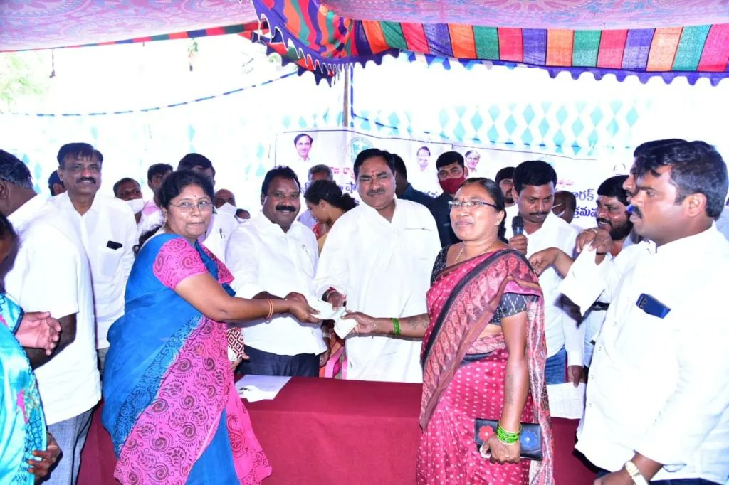 Errabelli Dayakar Rao distributes Kalyana Lakshmi, Shaadi Mubaarak cheques