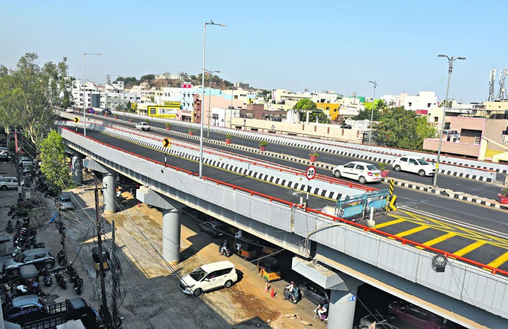 Srinivas Yadav inaugurates down ramp