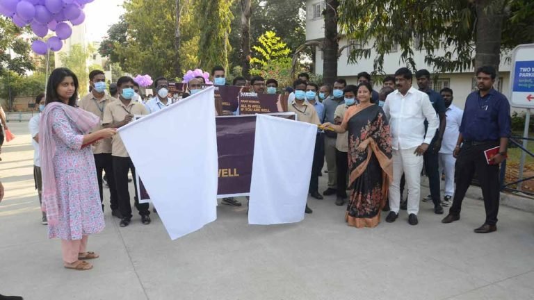 GHMC Deputy Mayor flags off 2K walk for Women’s Day celebrations at Kamineni Hospitals