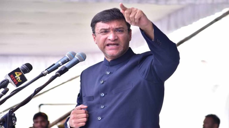 Akbar Owaisi Gets Emotional on Inauguration of 11th Building of Owaisi School of Excellence