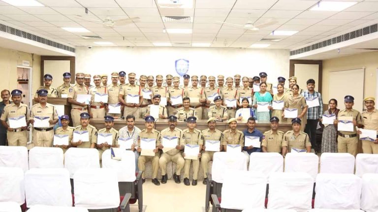 Mahesh bank: CP Hyd rewards 28 Cops