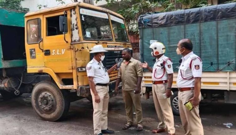 Traffic Cops Carries Out Special Drive Against Garbage Trucks in Bengaluru