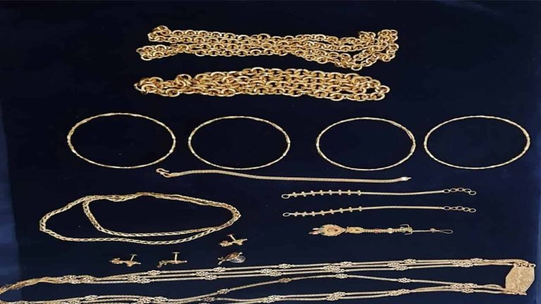 RGI Airport customs officials Seize 475 grams of gold