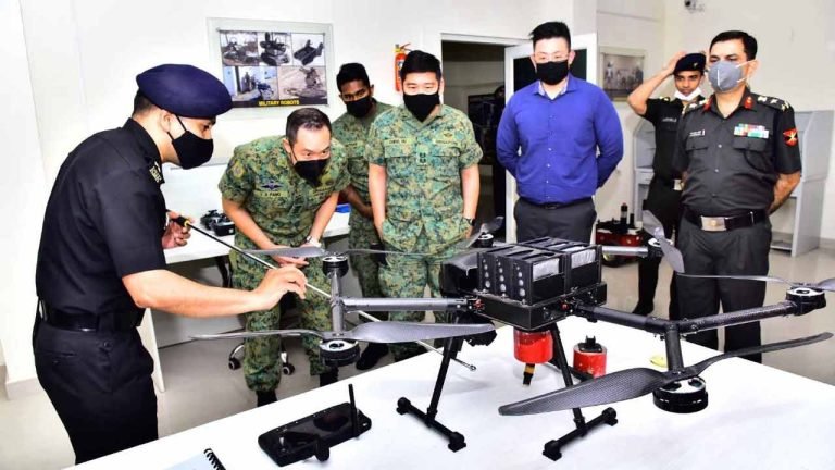 Singapore Armed Forces Delegation visits various faculties of MCEME