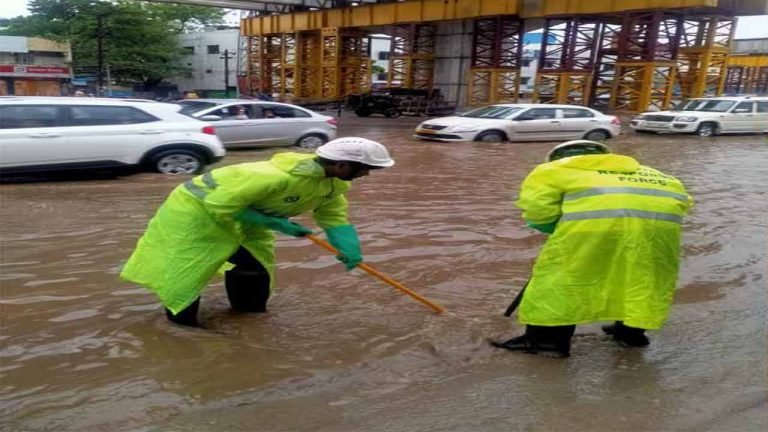 Hyderabad Rains: GHMC and DRF Teams on Job After Damage