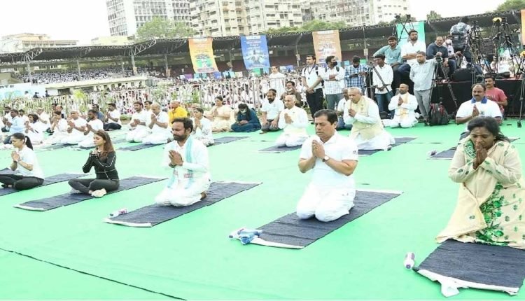 Governor Tamilisai, Kishan Reddy Participated in Yoga Utsav