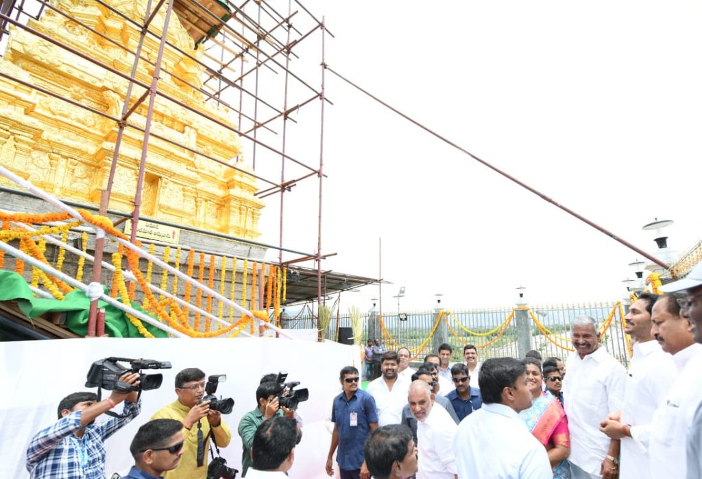 Jagan participates Maha Samprokshana at Sri Vakulamata temple