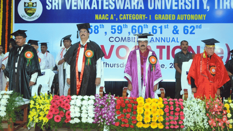Governor takes part in five-year SV varsity convocation