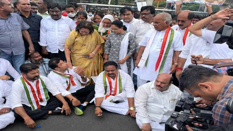 Congress Holds ‘Chalo Raj Bhavan’ Rally Against ED Quizzing Rahul Gandhi Amidst Tension