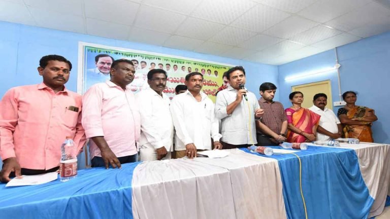 KTR Advises Job Aspirants to Stay Away from Mobiles