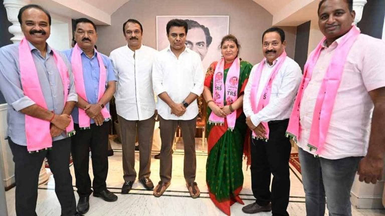 Four BJP corporators join TRS in Hyderabad
