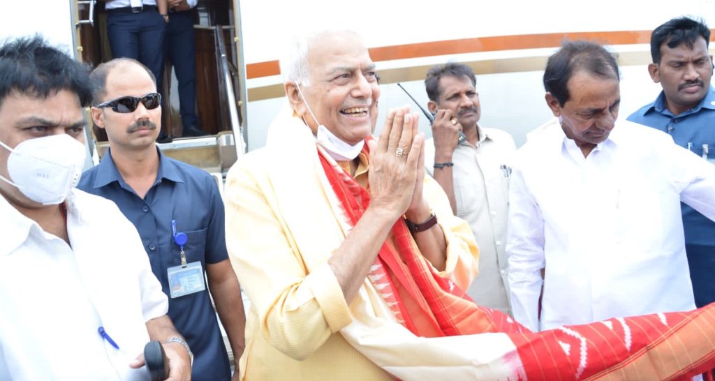 Presidential candidate Yashwanth Sinha received by CM KCR in Hyderabad