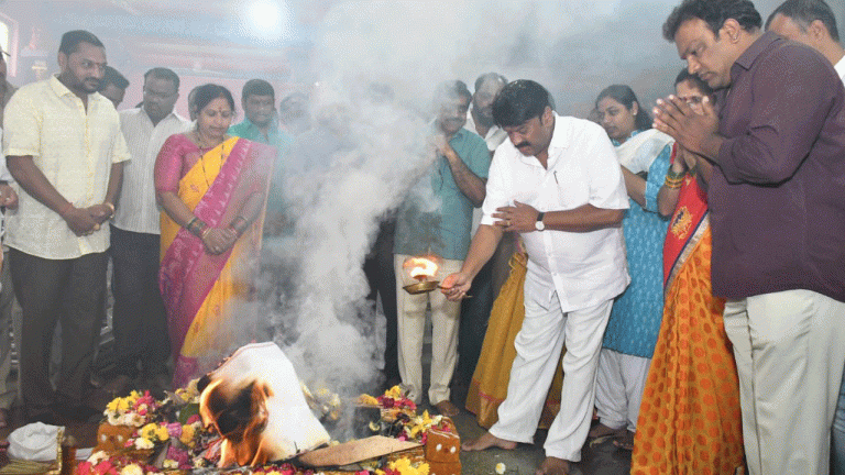 Talasani performs Yagam to appease rain God