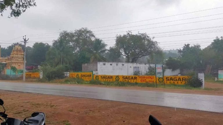 Heavy Rains: Telangana-Maharashtra border closed