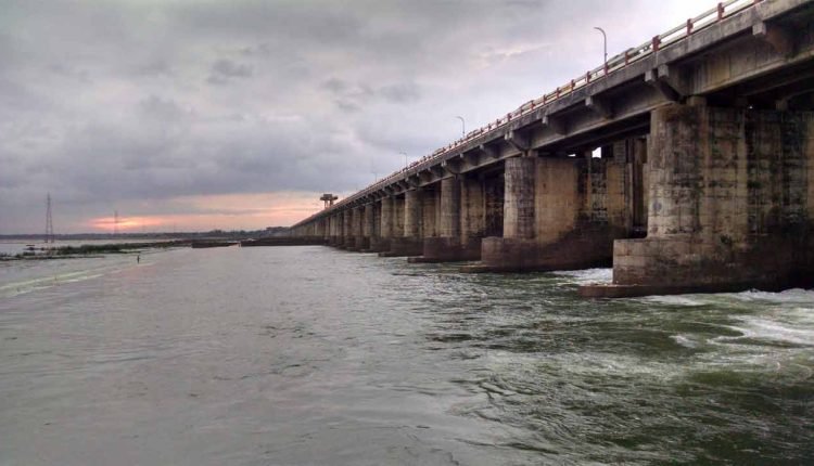 3rd warning issued at SAC Barrage as Flood Level increases