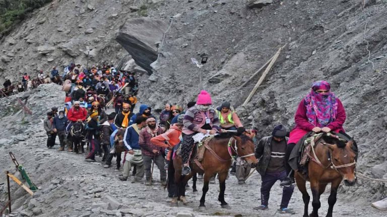 In 20 days, Over 2 Lakh Pilgrims Complete the Amarnath Yatra