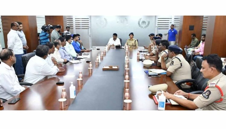 Talasani reviews arrangements for Ganesh festival with GHMC officials