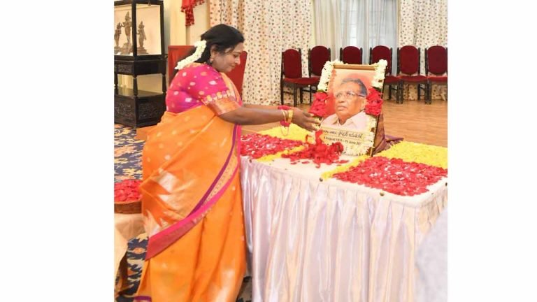 Governor Pays Tribute to Prof Jayashankar