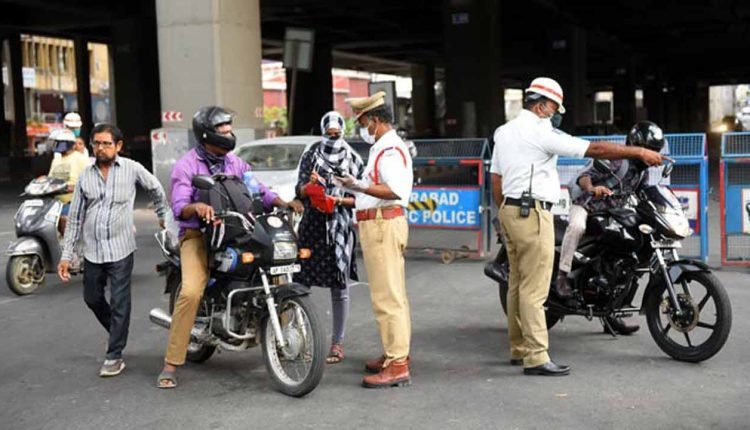 Hyderabad Traffic Police Issued 15,438 Traffic Fines Daily in 2024
