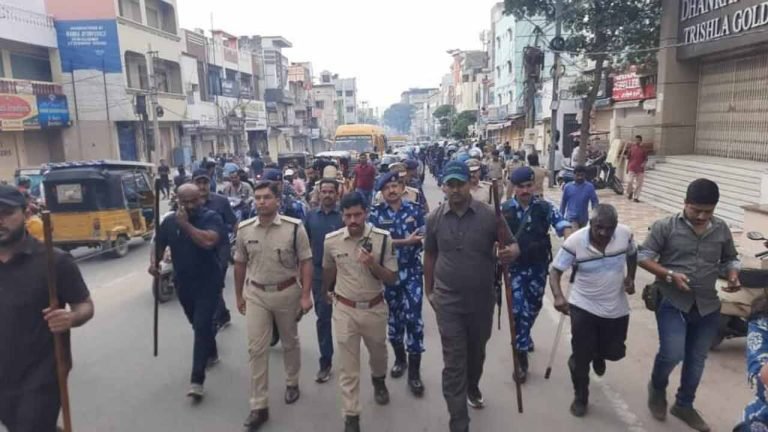 Police imposed restrictions in 14 sensitive areas of Old city