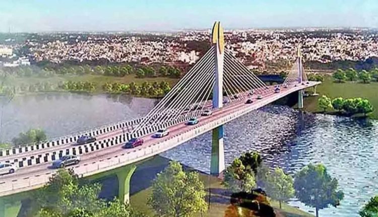 Woman jumps from Cable Bridge