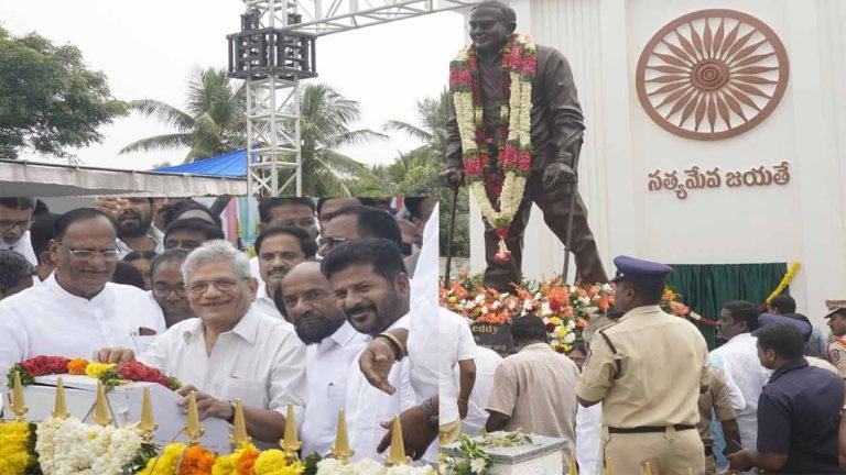 Sitaram Yechury unveils statue of S. Jaipal Reddy at Madgul