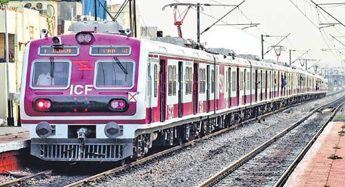 Special Trains Between Telugu States For Polling