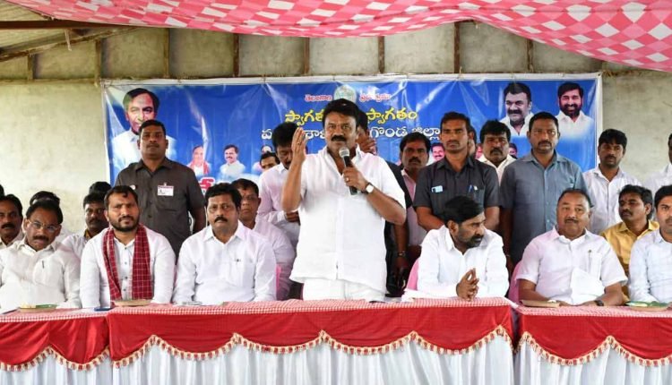 Talasani appeals to fishermen not to fall prey to middlemen