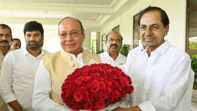 Vaghela meets KCR, discuss national politics