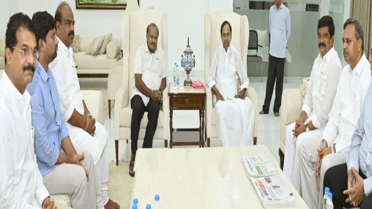 India Needs Telangana Development Model: HD Kumaraswamy