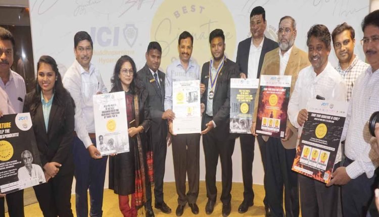 VC Sajjanar unveils Best Signature Contest