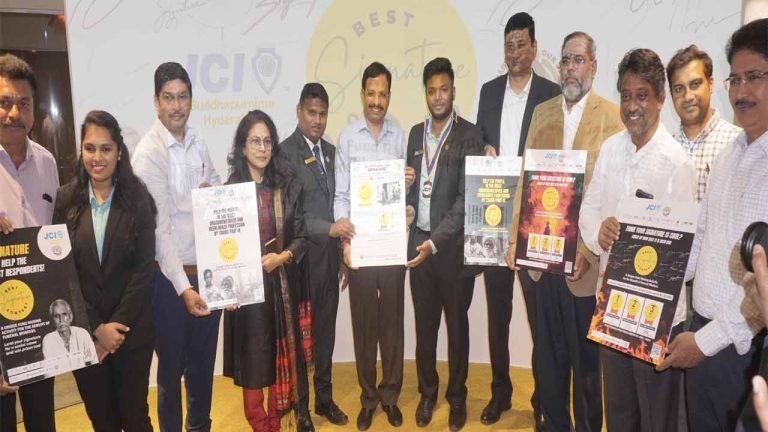VC Sajjanar unveils Best Signature Contest