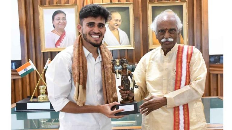 Dattatraya honours ace mountaineer Yashvanth Bhukya Naik