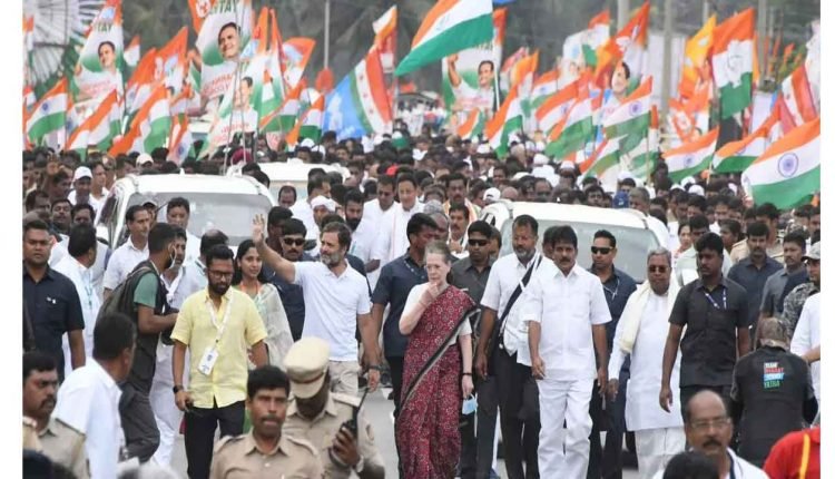 Sonia Gandhi joins Bharat Jodo Yatra