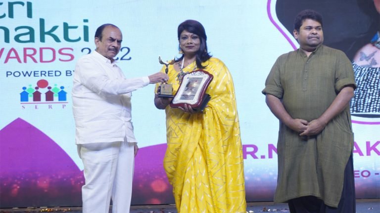 Home Minister Mahmood Ali gave away TCEI Manepally 5th Stri Shakti Awards 2022