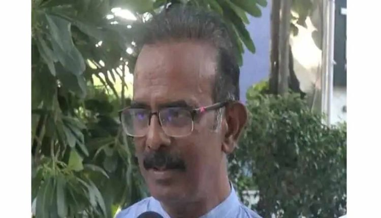 KCR “blackmailing” his own party MLAs: Boora