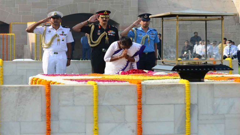 President Murmu Paid Homage to Mahatma Gandhi