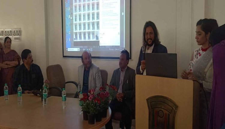 Workshop on “Button Masala Technique” at MANUU