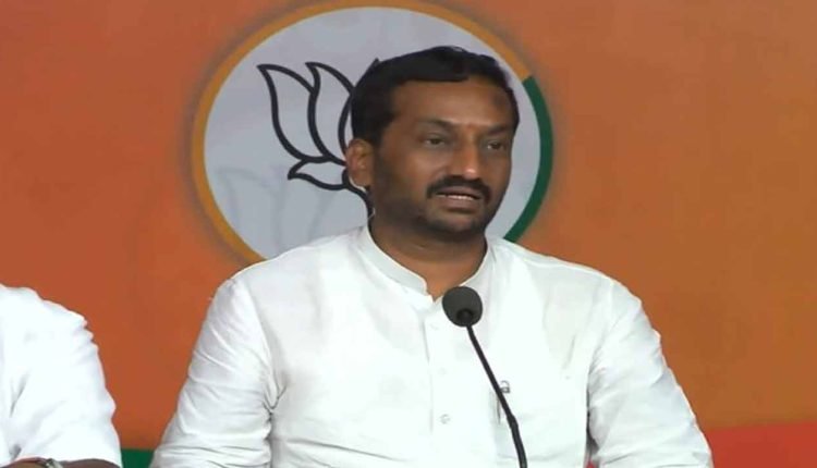 Delay In Handing Over Pattas Led To Killing of FRO: BJP