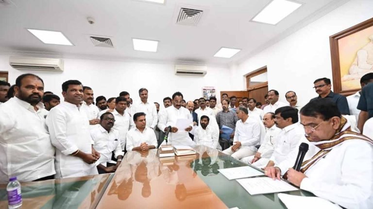 Munugode MLA Koosukuntla Prabhakar Reddy takes oath
