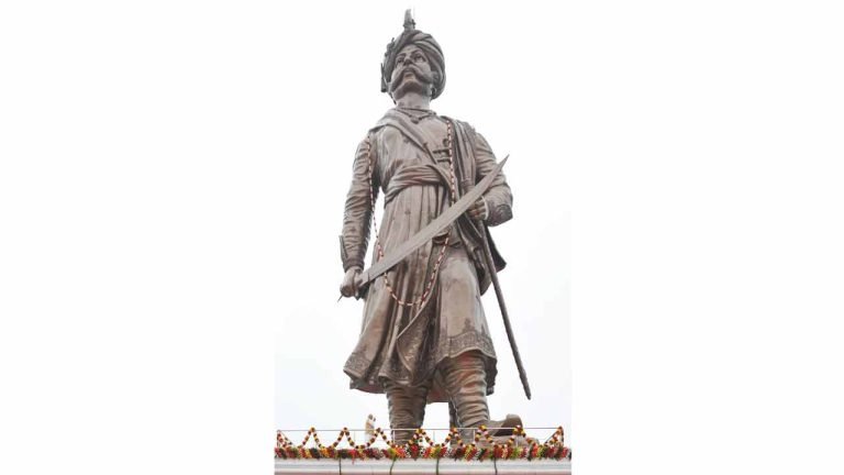PM Modi unveils 108-feet-long statue of Sri Nadaprabhu Kempegowda