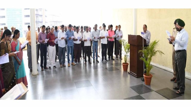 Telangana Secretariat Employees Takes Constitution Pledge