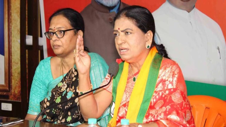 KCR himself behind “Cash for MLAs scam” says DK Aruna