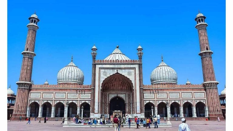 Entry Of Women In Jama Masjid Banned
