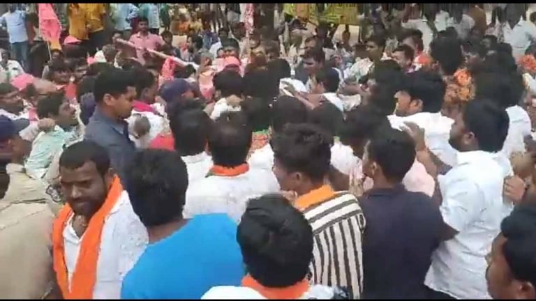 TRS, BJP cadres clash during Eatala Rajender’s Munugode campaign