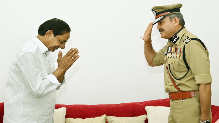 New DGP Anjani Kumar Meets CM KCR